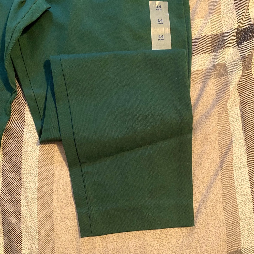 Old Navy Pixie Ankle Pants - Forrest Green NWT